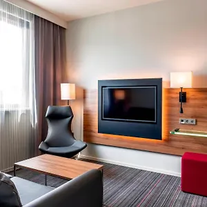 3* Hotel Moxy Milan Linate Airport